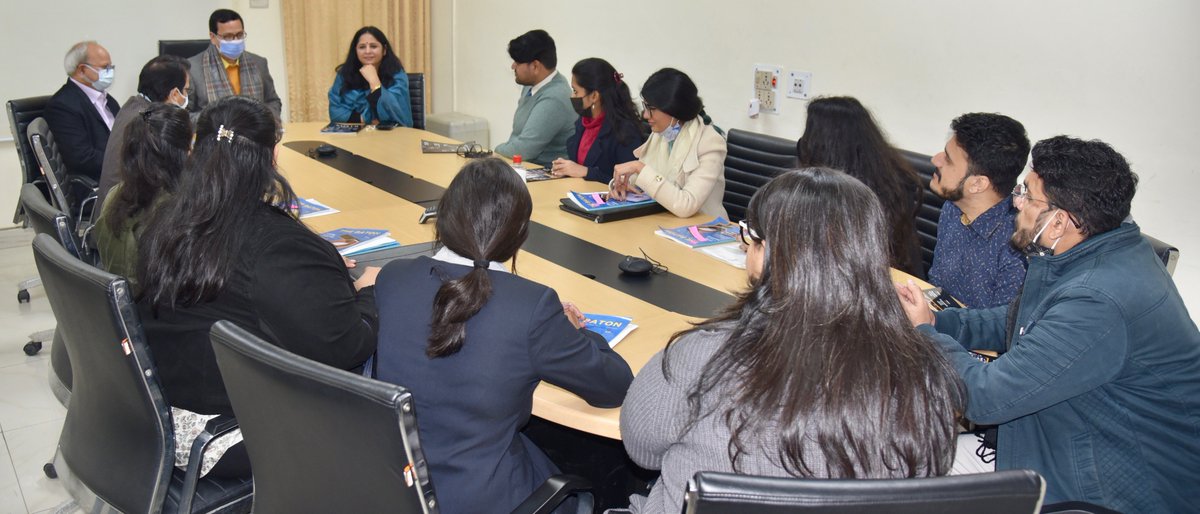 IIMC_India's tweet photo. DG, #IIMC @ProfSanjay_IIMC congratulated Prof. @AnubhutiYadava, CD (ADPR) &amp; students for four issues of Baton Magazine during 2020-21. Prof. V. K. Bharti (Head, Publ.), Prof. @govind24 (Dean, Academic), Prof. @pramodsaini69 (DSW) &amp; Dr. @pawankoundal (Asst. Ed.) were also present. https://t.co/bsCkZ7PSGo