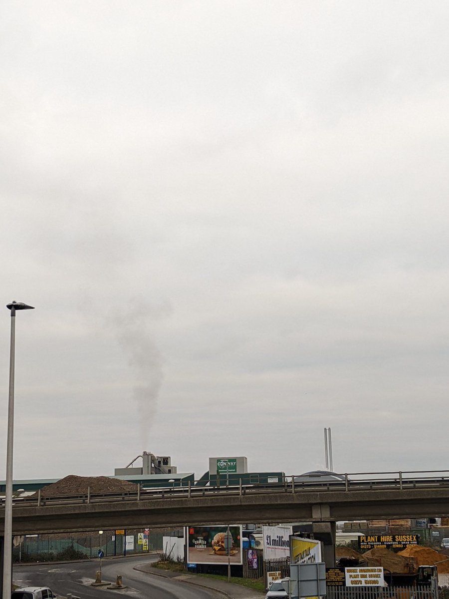 local_air's tweet photo. Newhaven 9.30 @FMConwayltd "steam", luckily there's an invisible barrier to stop it from drifting into the AQMA and residential areas nearby..... isn't there!?! 🤔 #newhavendirtymile #invisiblepollution
#wehavetoliveheretoo https://t.co/CLPiwmiIBK