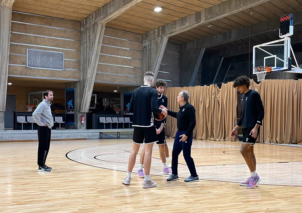 Daniel Miret tweet media