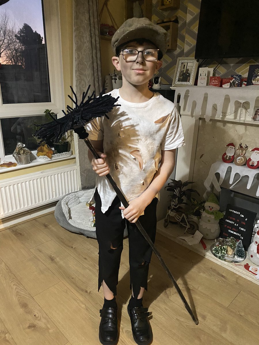 SolonynaAsia's tweet photo. It’s panto day!!!!!  We have a witch and a chimney sweep 😆@RHA_Leeds @AnnaMacRHA https://t.co/UQ5rEh1Fnb
