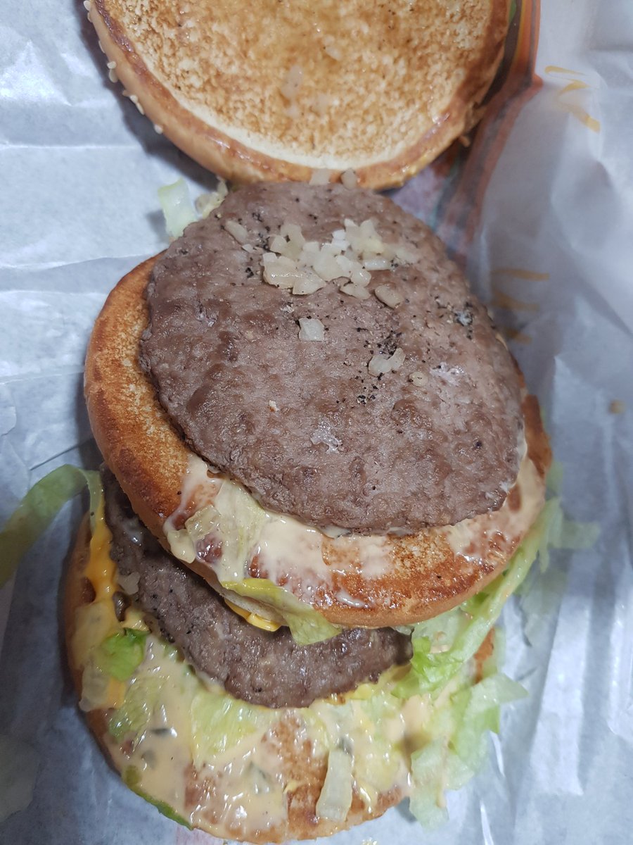 gidalim1's tweet photo. 맥도날드 빅맥에 토마토 원래 없고 품질 이런가??

이건 도를 넘은거 아닌가??

아무리 먹고살기 힘들어도 먹는걸로 장난치면 안되지 https://t.co/C5BLDNW8C2