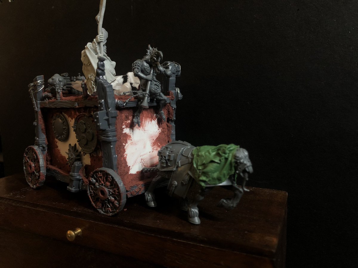 MaxRLOgden's tweet photo. Made my Carnival Master last night, taking liberal inspiration from the classic model. Also updated the Plague Cart as I wasn’t super happy with some elements of it. Much happier now! 🎪 #WarhammerCommunity https://t.co/h1XQJQh3wJ