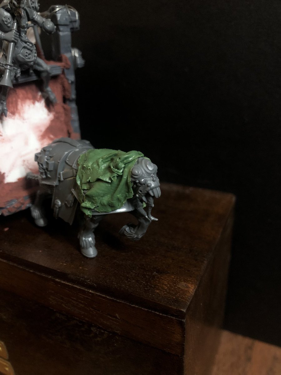 MaxRLOgden's tweet photo. Made my Carnival Master last night, taking liberal inspiration from the classic model. Also updated the Plague Cart as I wasn’t super happy with some elements of it. Much happier now! 🎪 #WarhammerCommunity https://t.co/h1XQJQh3wJ