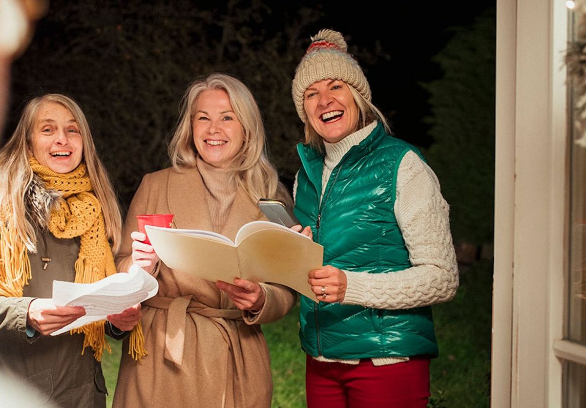 Join us today for carol singing at Bayside Social! 👼🎶🎄

It’s a fantastic opportunity to belt out Christmas carols &amp; to hear music from the local Chanctonbury Choir.

All welcome! 😄

🗓️ Thursday 16th December
📍 Bayside Social, Worthing Beach
⏰ 6 pm - 8 pm.