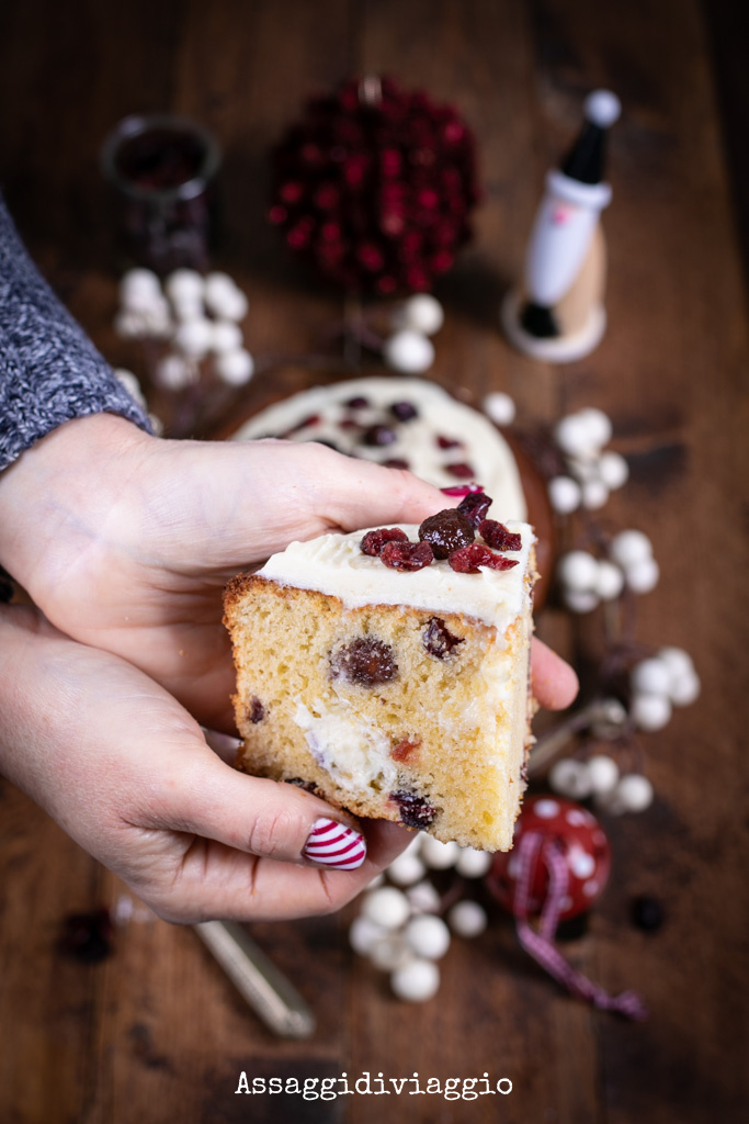Assaggidiviaggi's tweet photo. I #panettoni artigianali sono sempre più diffusi e l'aumento spropositato dei prezzi sta a dimostrarlo.😅
Noi abbiamo rifatto il #panettone sottobosco di De Riso, uno di quelli che ci sono piaciuti di più. 😋
La #ricetta la trovate qui: https://t.co/3z878i8e3a
#deriso #salderiso https://t.co/3lNrbYj8E6
