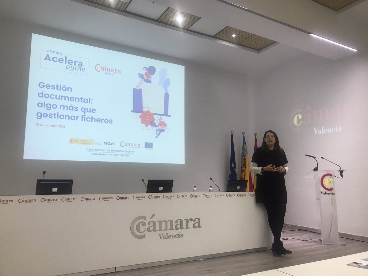 paulatraver's tweet photo. “Gestión documental: algo más que gestionar ficheros” por @aliciaselles en #workshopPymeDigital de @TICnegociosVLC https://t.co/yC3BoZ5n72