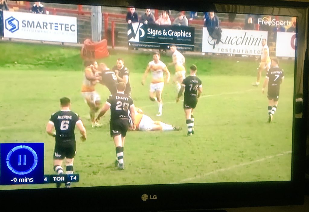 Sponsor the Bulldogs and get your company on @PremierSportsTV @FreeSports_TV like our partners @Frankiesburgers @ZucchiniBatley and @VPSignsGraphics