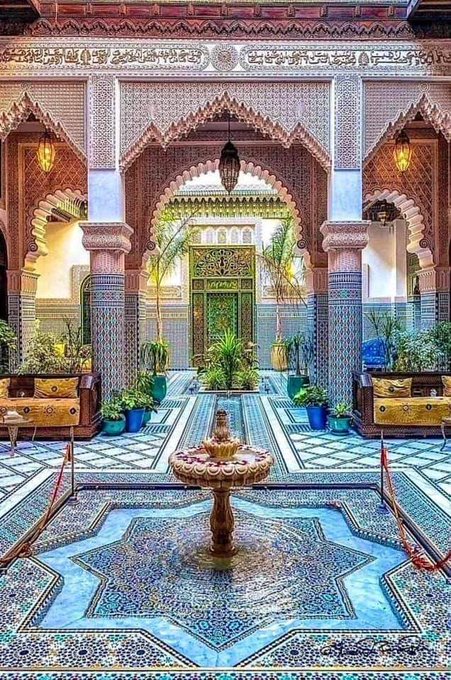 SustainHistory's tweet photo. The elegant beauty of #ArabIslamic #Architecture
#Morocco https://t.co/f0vkb5ugNS