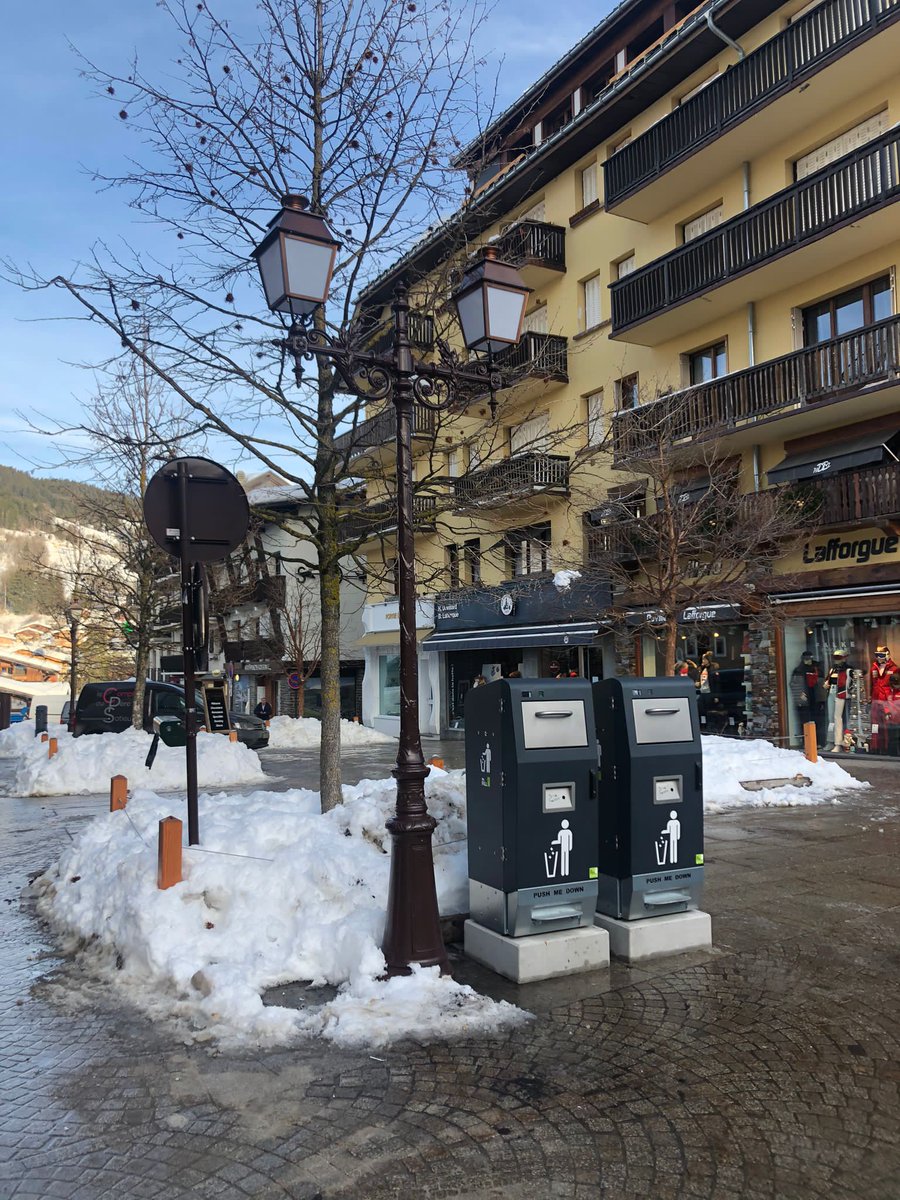 <a href="/megeve/">Megève</a>, 1️⃣4️⃣ corbeilles @mrfill sont installées pour un test de 6️⃣ mois afin de gérer ses flux de déchets et améliorer le cadre de vie des habitants et vacanciers !
👉 winbin.fr
#montagne #tourisme #Megeve #déchets #environnement #propreté #innovation #smartcity