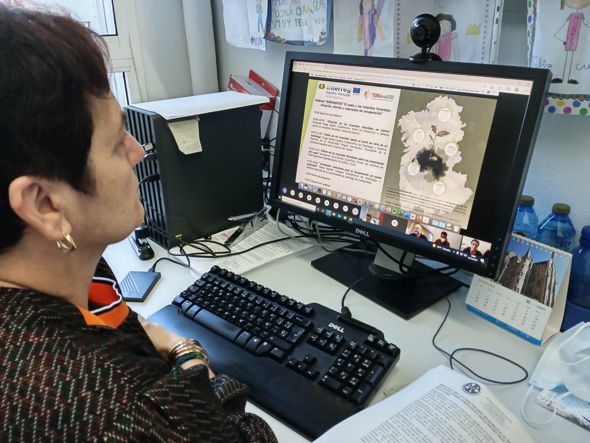 iiag_csic's tweet photo. La investigadora Montserrat Díaz del grupo #BCS comparte una instantánea del webinar en el que está participando organizado por @TerramaterP  (2/n) https://t.co/7TKUS9yHE9