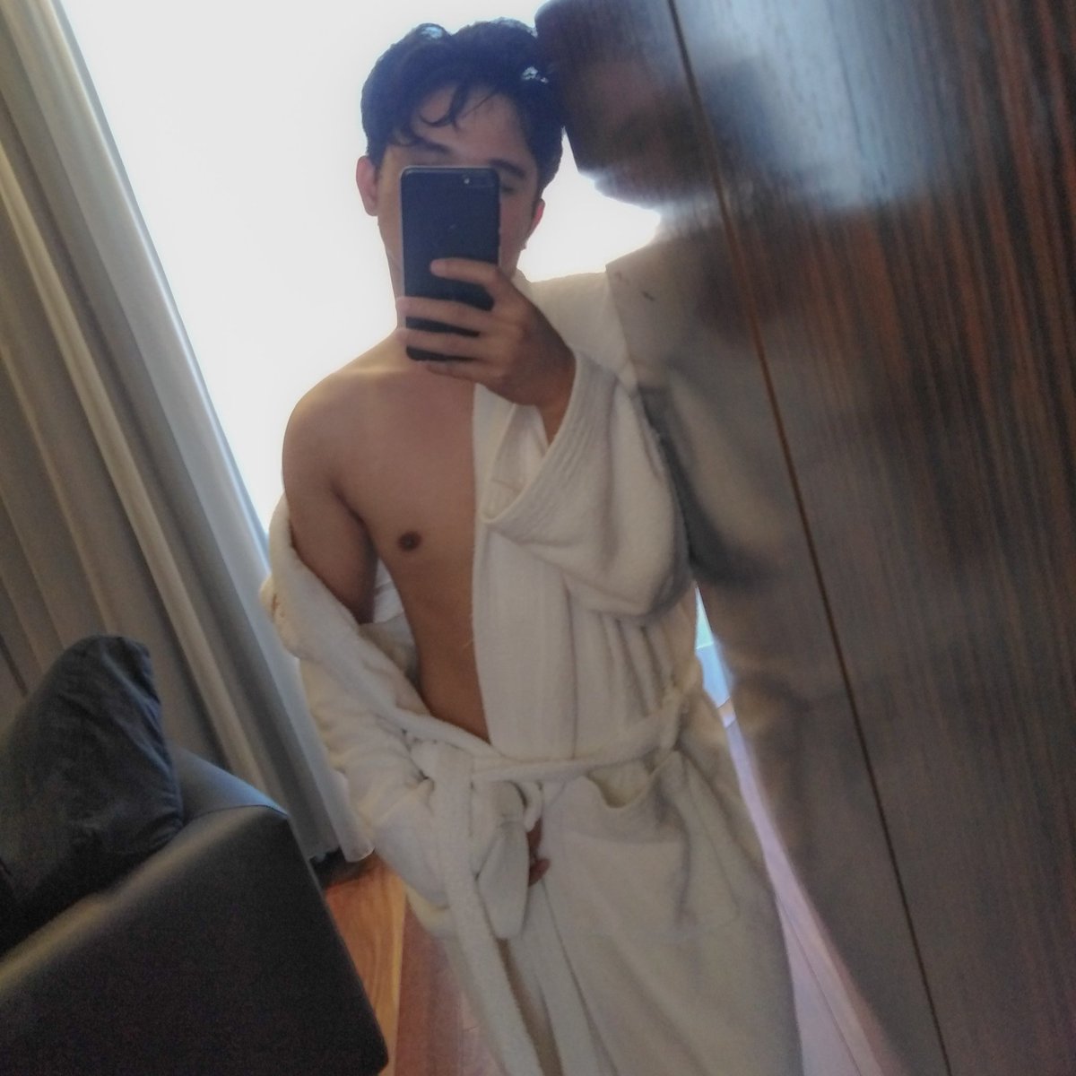 sekre2han's tweet photo. #NewProfilePic dili ko fair skin. I don't have attractive physiques. I'm just me, just gaying. #alterphilippines #altercdo #Alteriligan #alterverse #alterpinoy #bayot https://t.co/ipCJ7ELBPQ