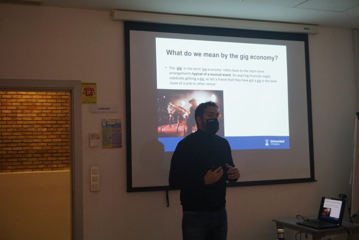 BagBusiness's tweet photo. Amazing 6th Session of the #IVBBS! 👨🏻💻📈
We would like to thank our wonderful presenter Alfredo Pérez-Rueda. 🧑🏫
Also, we want to thank the audience for their questions and suggestions.
We look forward to seeing you all in the next session!
More pictures on our web 📷 https://t.co/VgD8Em28U6