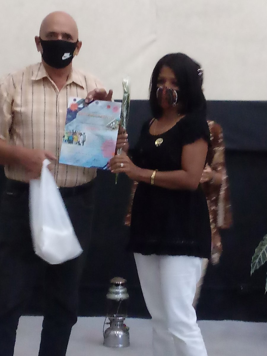 yrondon5's tweet photo. Excelente jornada vivida el el municipio Guamá. No pudo faltar la estimulación a los educadores destacados. Hermosos números culturales que demuestran como el arte llega a los sitios más intrincados. Felicidades a educadores. @elsa_ena. #cubamined. #Cuba. #dpesantiago https://t.co/lEtphXfFwC