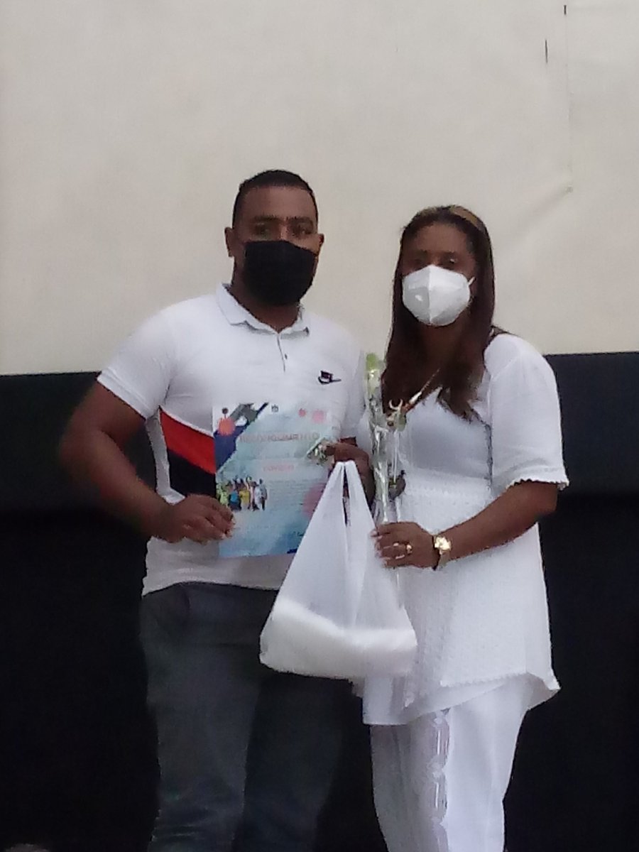 yrondon5's tweet photo. Excelente jornada vivida el el municipio Guamá. No pudo faltar la estimulación a los educadores destacados. Hermosos números culturales que demuestran como el arte llega a los sitios más intrincados. Felicidades a educadores. @elsa_ena. #cubamined. #Cuba. #dpesantiago https://t.co/lEtphXfFwC