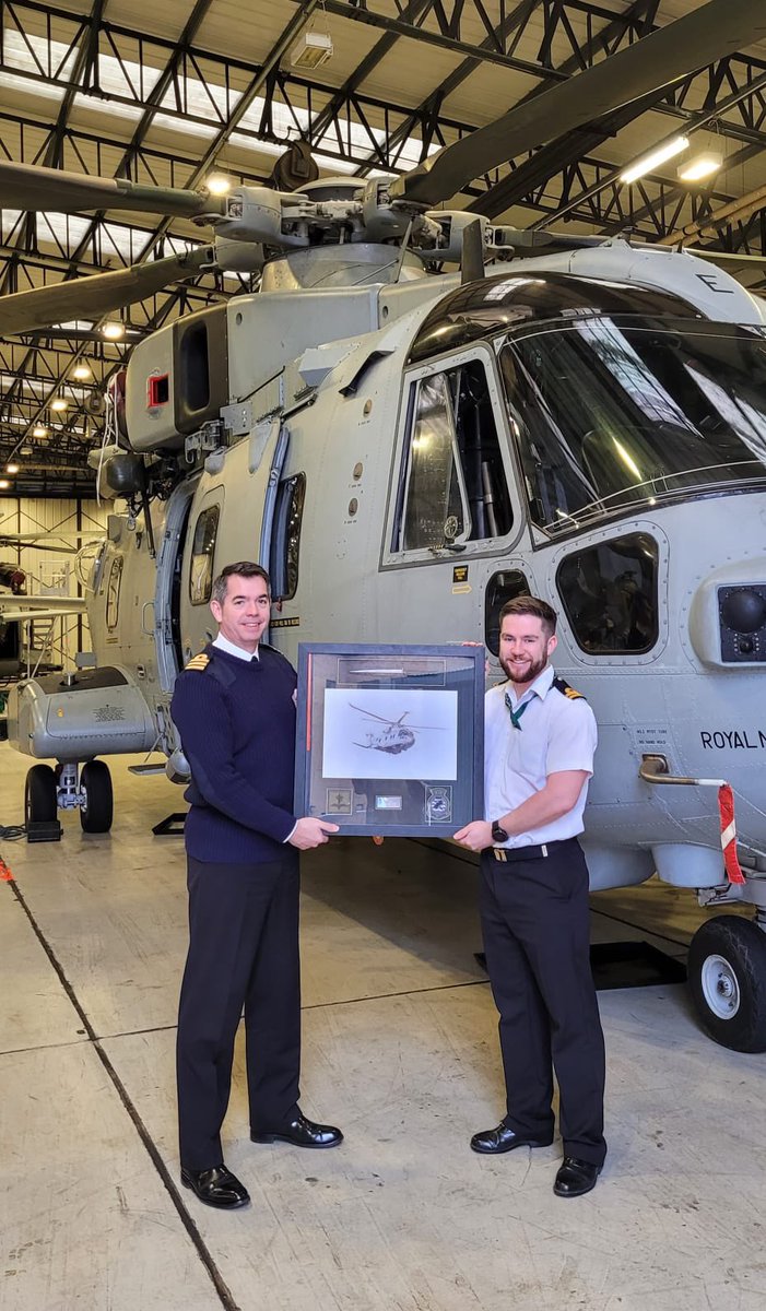 845NAS's tweet photo. And now his watch is ended.

Today we say farewell to our Deputy Air Engineering Officer (DAEO), Lt Toby ‘Tiny Hands’ Patten.

Deps will be sorely missed and we wish him all the best in his new role at JARTS. Forever a Junglie.  #audiohostem #flynavy https://t.co/ITaHmRWUe5