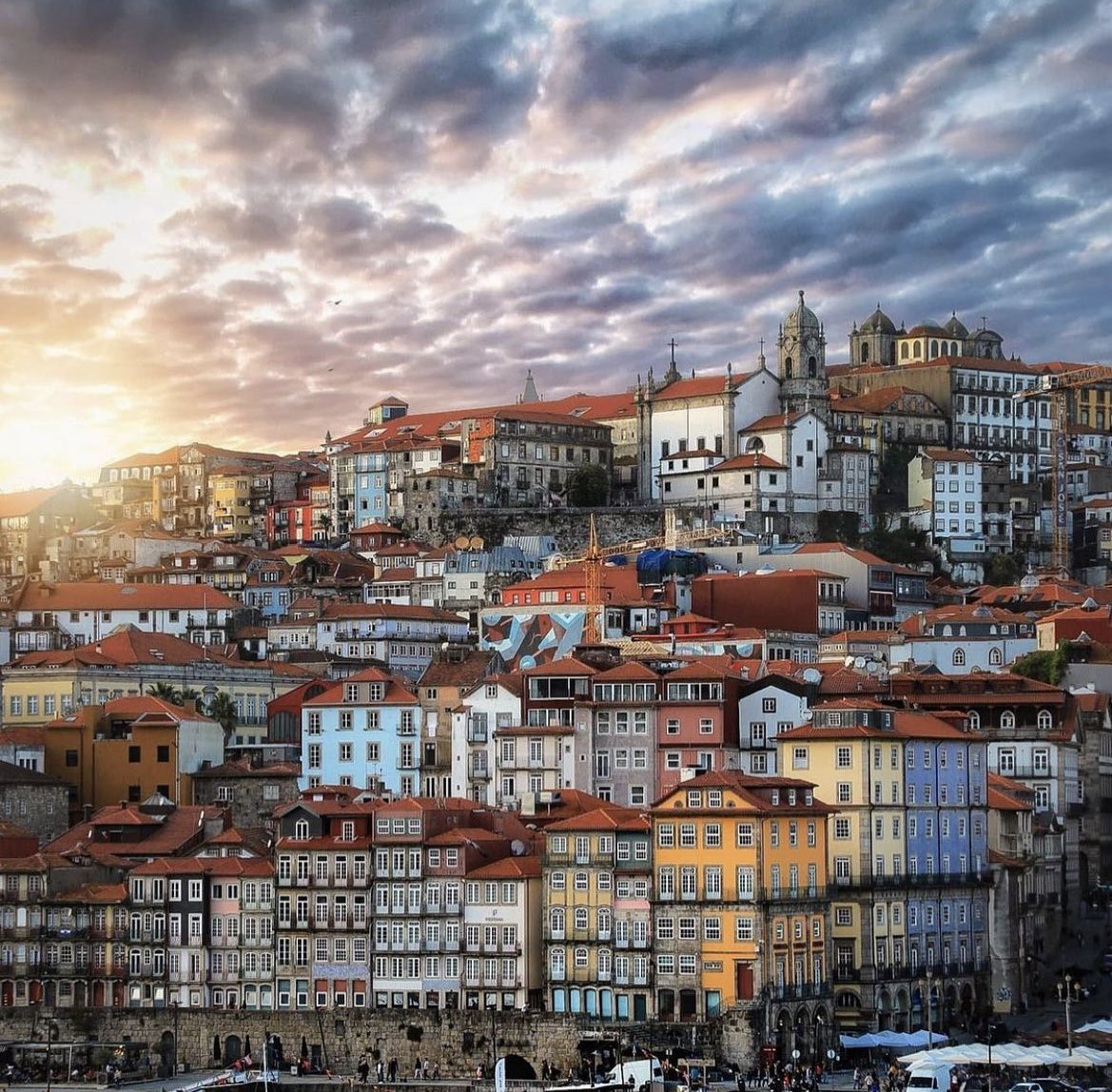 Flykube_UK's tweet photo. 📍Porto, Portugal🇵🇹

Porto is nicknamed Invicta, which means invincible in Portuguese💥 

This nickname originates from the 19th-century Portuguese civil war when Porto was never conquered!

📸: ig/ miguelvilacaoliveira

#porto #Portugal #visitportugal #eu #europe #oporto #travel https://t.co/SwMRwyME51