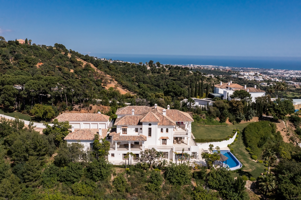 rentingmarbella's tweet photo. 8 Bedroom Villa, LONG TERM RENTAL, La Zagaleta, Marbella - https://t.co/412WLL0Npx
#longtermrental #rental #longterm #lazagaleta #marbella #privatevilla #seaviews #indoorpool #heatedpool #luxuryliving #luxurylifestyle #marbellarentals #villarentals https://t.co/lnerBW45Zd