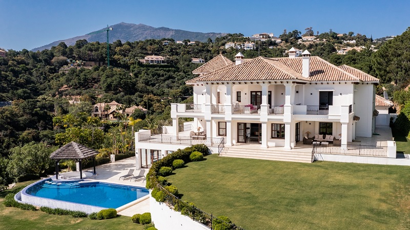 rentingmarbella's tweet photo. 8 Bedroom Villa, LONG TERM RENTAL, La Zagaleta, Marbella - https://t.co/412WLL0Npx
#longtermrental #rental #longterm #lazagaleta #marbella #privatevilla #seaviews #indoorpool #heatedpool #luxuryliving #luxurylifestyle #marbellarentals #villarentals https://t.co/lnerBW45Zd