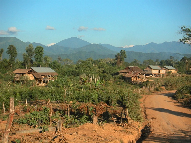 happynomad's tweet photo. Cycling in the surroundings of Vang Vieng, Laos. To Naxay village, Nathone and the blue lagoon near Tham Pu Kham: https://t.co/l1MJIOnD2I https://t.co/qNjostU8ZE