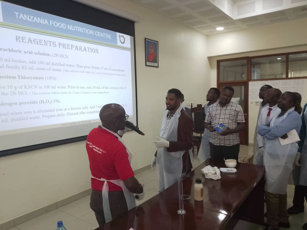 GAIN_TANZANIA's tweet photo. Implementation of sustainable fortification program requires routine monitoring on quality compliance to standards. Today @GAIN_TANZANIA in partnership with PORALG &amp; @TFNC_TZ is supporting training to NuO &amp; lab technicians in lake zone on qualitative analysis of iron in flours. https://t.co/hxkiXBV7hu
