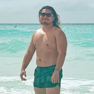 TheBunkPH's tweet photo. Happy birthday sa isa sa aming newest Bunkmates na si @jkimvmusic from @EnterHeadSpace! Per request ng anonymous fans, bebenta rin namin ang iyong beach bod.

#HappyJKimDay
#HelloBunkmates https://t.co/e5df5iOzpk