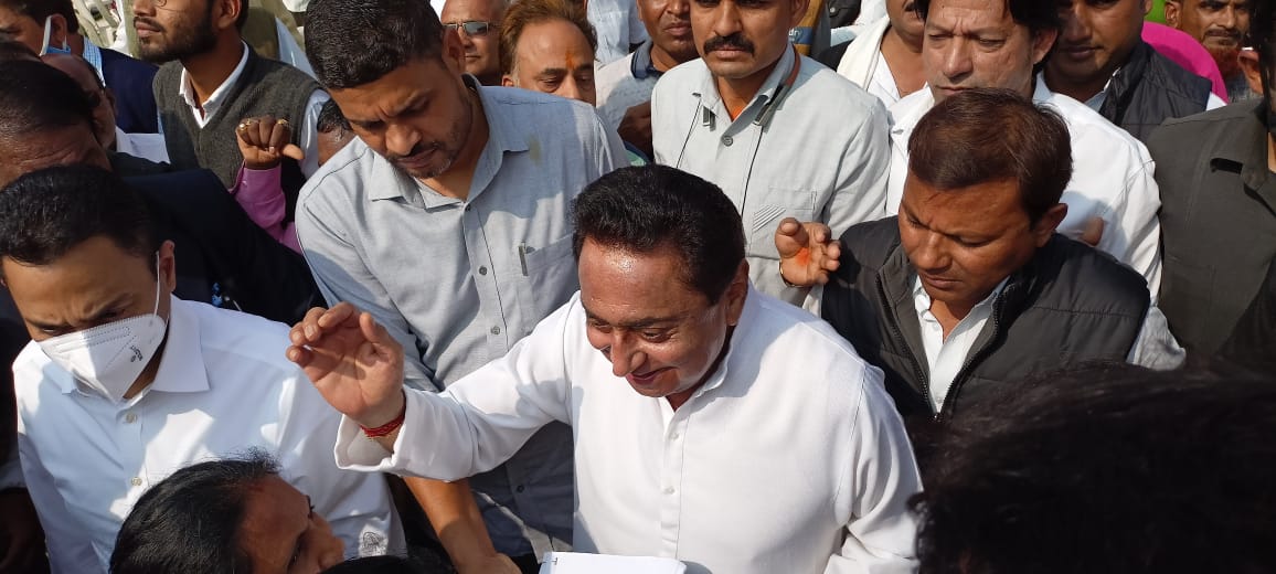 Jitendr72207023's tweet photo. #मध्यप्रदेश में बगैर शिक्षकों के 
कैसे होगा #शिक्षा का विकास?
10 वर्षों बाद #शिक्षक_भर्ती जिसमें 
नाम मात्र के पद।
#NEP2020 के तहत 91 हजार पदों से अधिक पद रिक्त हैं इसलिए #रिक्त_पदों_में_वृद्धि_करो_सरकार।
@vdsharmabjp
@ChouhanShivraj @CMMadhyaPradesh 
@OfficeOfKNath
@PMOIndia https://t.co/Kn7SqnnzRT