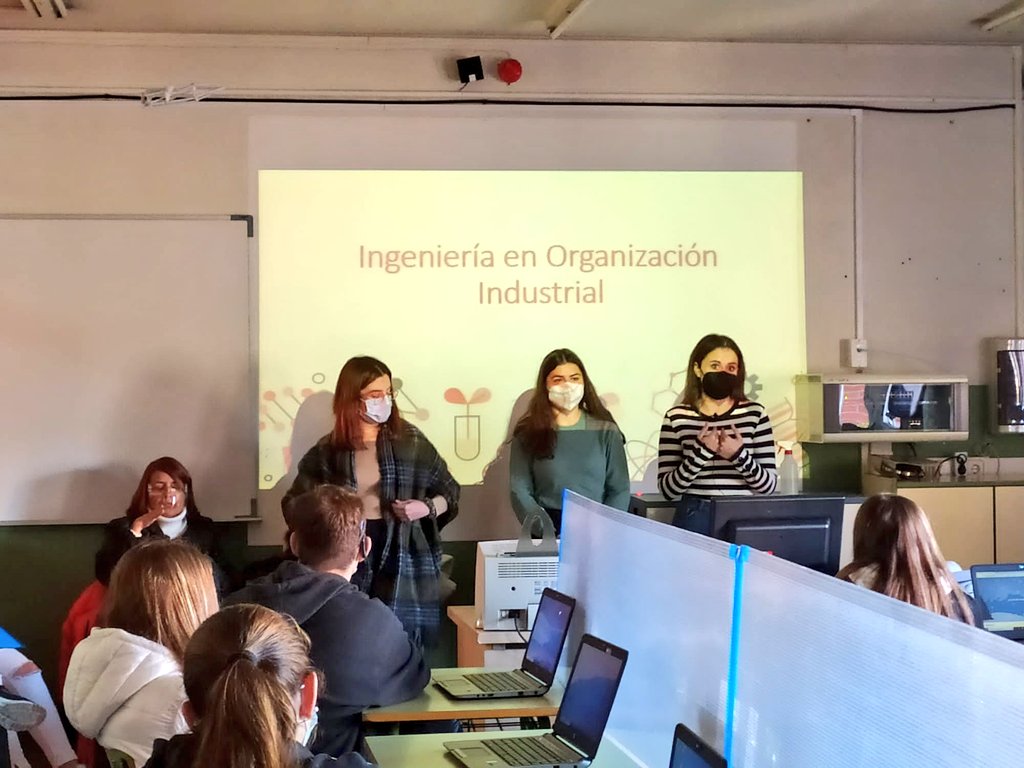 parqUC3M's tweet photo. Este lunes visitamos el IES Pedro Duque (@IES_Pedro_Duque) de Leganés para fomentar vocaciones #STEMfemenino en estudiantes

Gracias a María Salvador de #Avizor (https://t.co/qgx9bZOTlE); Lucía, Miriam y Gema de #Heatconv (https://t.co/mTo7ODa9oi) y Mía Salazar @EnthecSolutions https://t.co/grj3h2JoG8