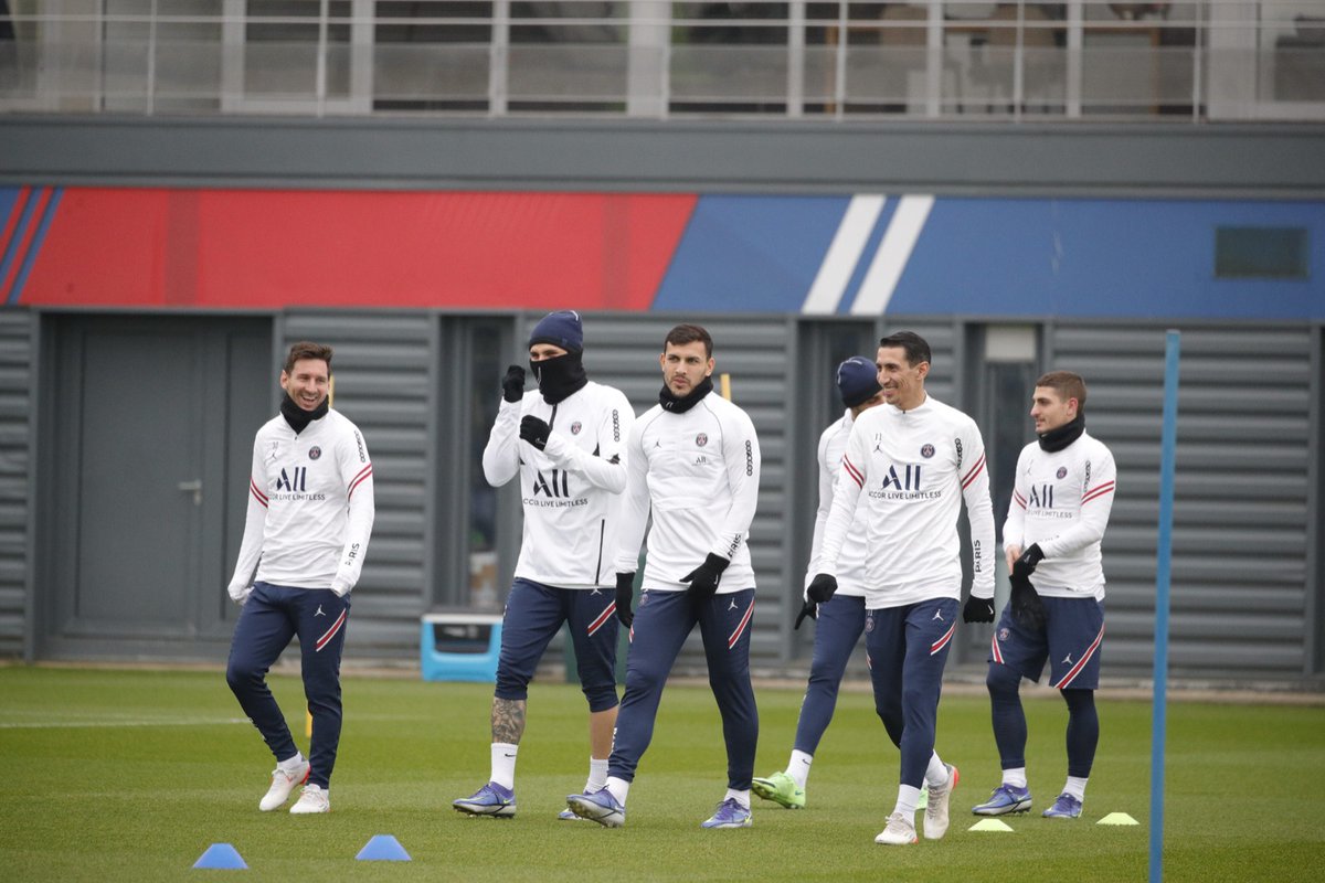 PSG_English's tweet photo. 🔙😁 https://t.co/PnGrkW2lFe