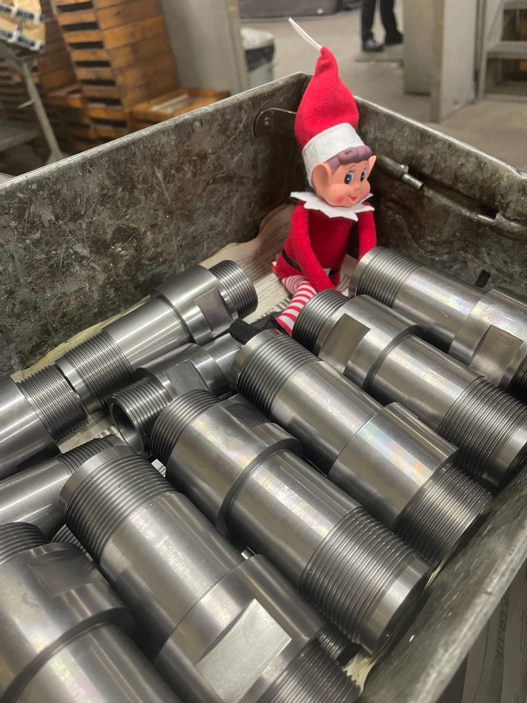 FiltonLtd's tweet photo. Today Buddy has been checking on some Spindles which are waiting to be dipped.
#elfontheshelf #workingelf #engineersuk #unionshop #ukmfg #rotaryunions https://t.co/sSoPvFKGKQ