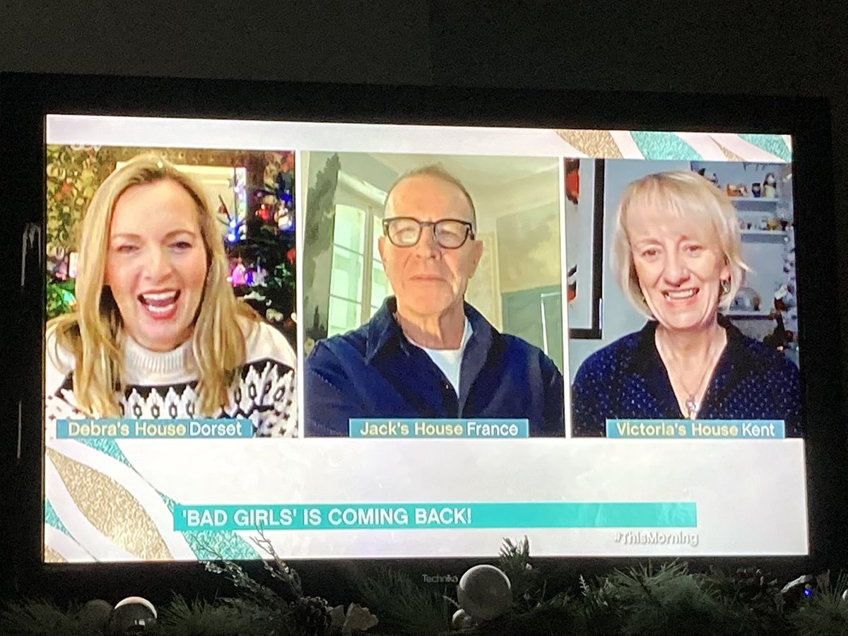 zuluzo101's tweet photo. Look whos on This morning! 🙌🏻 @bgconvention @thismorning @AlcockVicky @DebraStephenson #badgirls https://t.co/lL6qjTeEWt