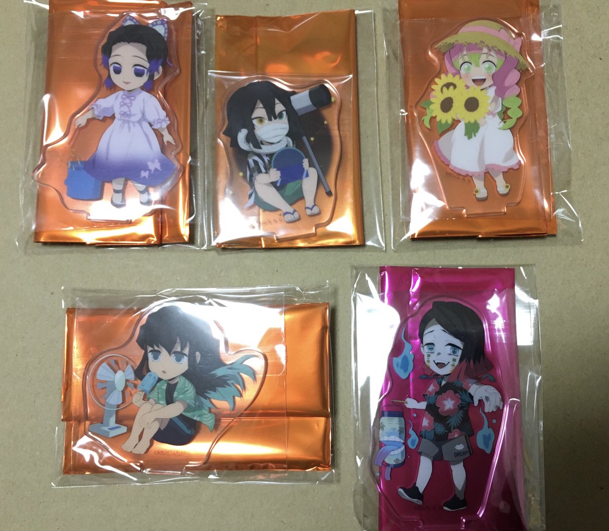 berry_1115's tweet photo. 【交換/譲渡】鬼滅の刃/夏休み/アクリルスタンド/アクスタ/アイスキャンディ形チャーム
譲）画像参照
求）定価＋送料、同種異種煉獄炭治郎

郵送でお願いいたします。 https://t.co/dN08TS0UBT