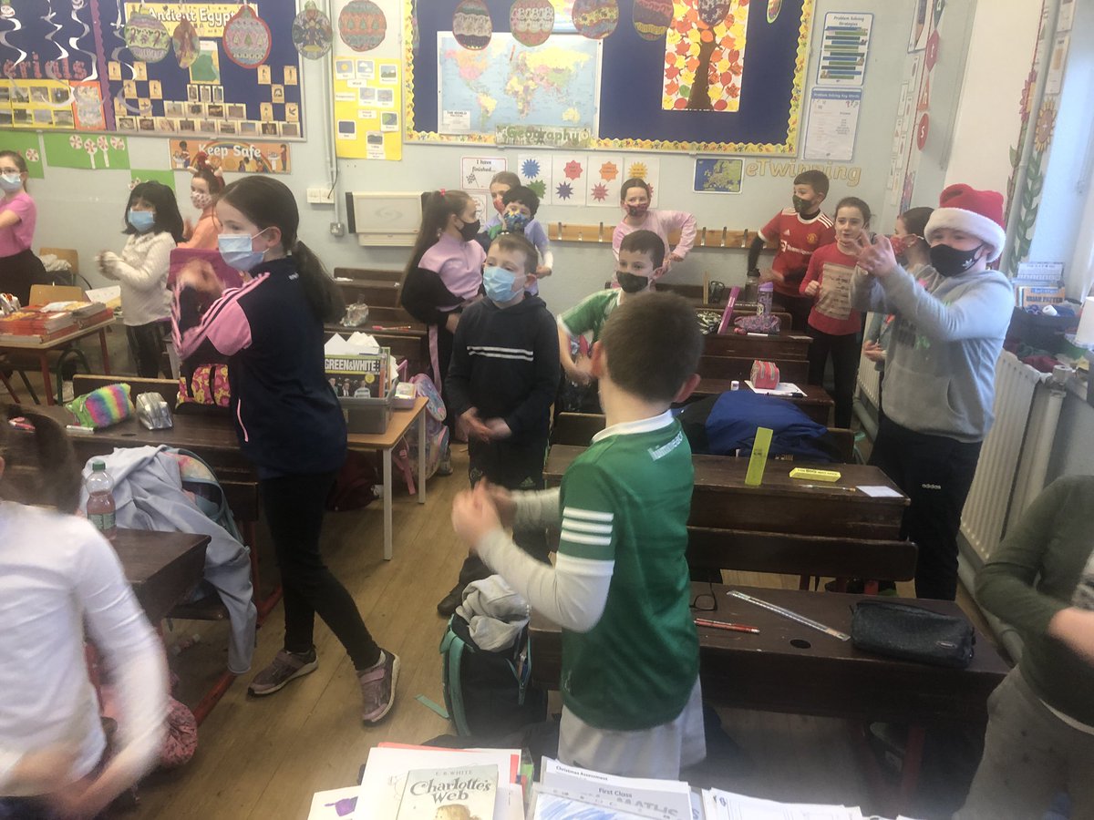 brureens's tweet photo. 3rd class enjoyed a @JustDanceUK activity to finish their #christmaspe lesson today @PDSTpe @ActiveFlag https://t.co/HEJRsXPI0a