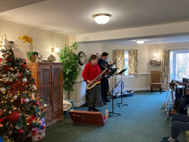 As part of our ReAct programme we've been visiting care homes & day care centres across Bolton bringing festive cheer to residents by providing an entertaining performance of festive songs with our latest community project, Tinsel Tunes. Find out more: bit.ly/3DXUOUm