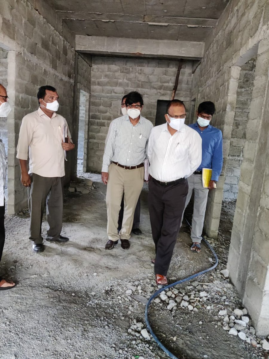 mb_telangana's tweet photo. #Missionbhagiratha Engineer-in-Chief Sri G.Krupakar Reddy Sir today inspected Progress of construction of PMC (Project Monitoring Complex) Building at #Janagaon &amp; reviewed progress  with SE Sri Y.Krishnaiah , EE Sri V.Srinivas and field staff.
@SmitaSabharwal @DayakarRao2019. https://t.co/F4dNzhf1ZS