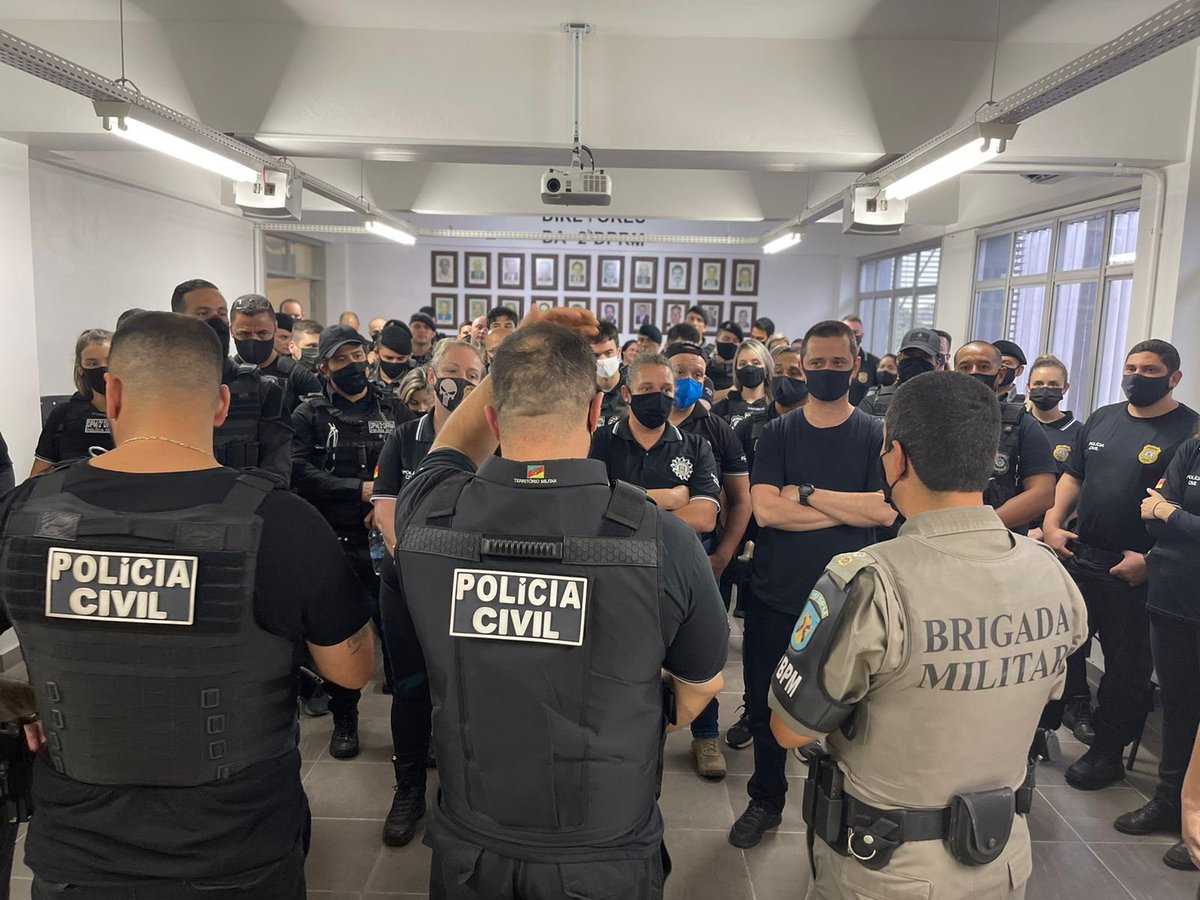 delmariosouza's tweet photo. PC/DPM - 2ª DPRM 
DP/NOVA SANTA RITA
Em conjunto 15º BPM e SUSEPE

OPERAÇÃO HORA MARCADA
Contra o narcotráfico 
Em andamento https://t.co/8Ybpdba69J