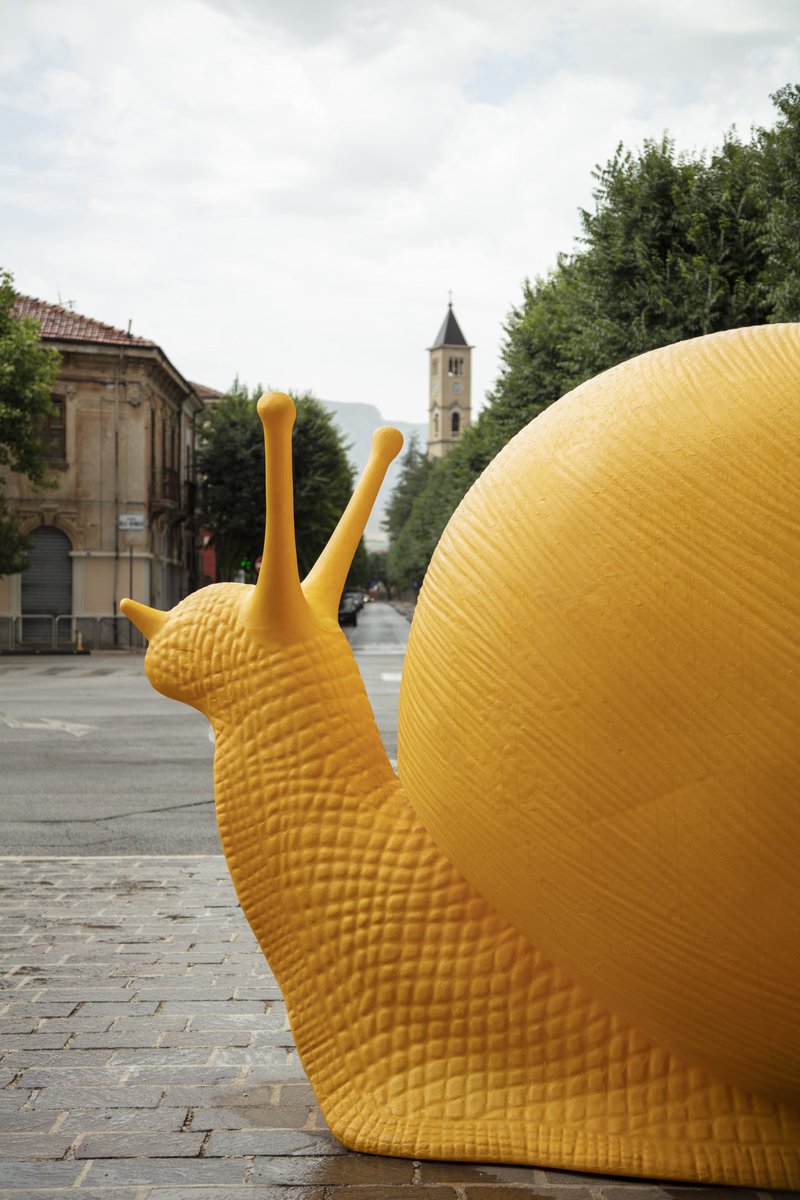 Cracking è quel processo che trasforma il naturale in artificiale, l’organico in sintetico.
Un procedimento che ci mette tutti di fronte a realtà nuove.

"Cracking Art. Sculture a Colori" è aperta al pubblico presso l'Aia dei Musei di #Avezzano .
#FTPI
<a href="/Crackingart/">Crackingart</a>
