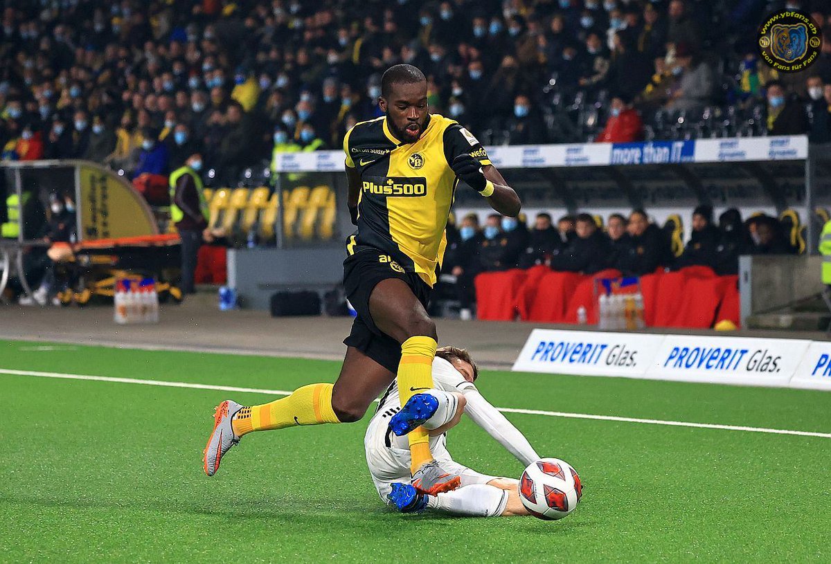 ybfans's tweet photo. Fotos > @BSC_YB - @FCBasel1893 - 15.12.2021 (https://t.co/JWGlPcpLjk). #BSCYB #YB #OstkurveBern #OKBE #YBFOREVER #YBFCB https://t.co/VAkgknc1zl