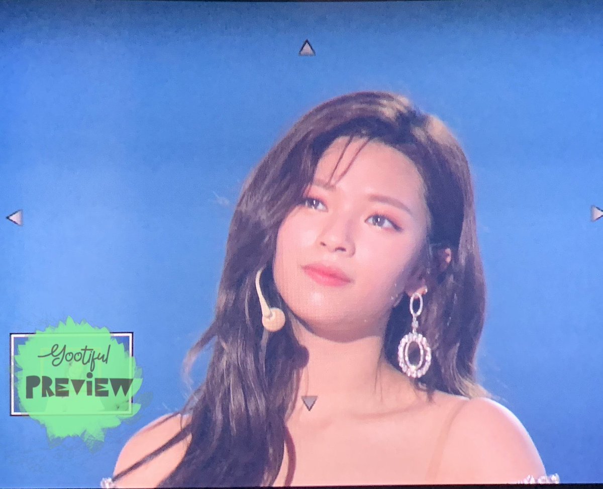 yookult's tweet photo. admit it, you have a crush on yoo jeongyeon https://t.co/lKKyjBUmCf