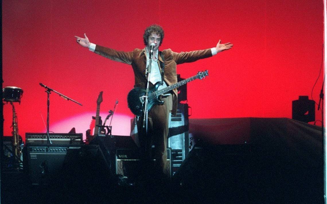 hitosdelrock's tweet photo. 16-12-1997: La banda argentina Soda Stereo lanza el disco en vivo "El Ultimo Concierto", dividido en dos partes. Fue grabado en la gira de despedida del grupo, durante agosto y septiembre de 1997, en presentaciones dadas en Chile, México, Venezuela y Argentina https://t.co/MWMw0VkNlv