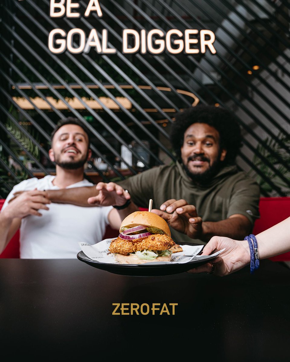 Zerofatae's tweet photo. لا تخلي برجر يفرق بينكم!

فِت برجر .. جديد زيروفات. 

The only battle that is worth the fight! Don’t wait to indulge. https://t.co/9CcA8p2jmB