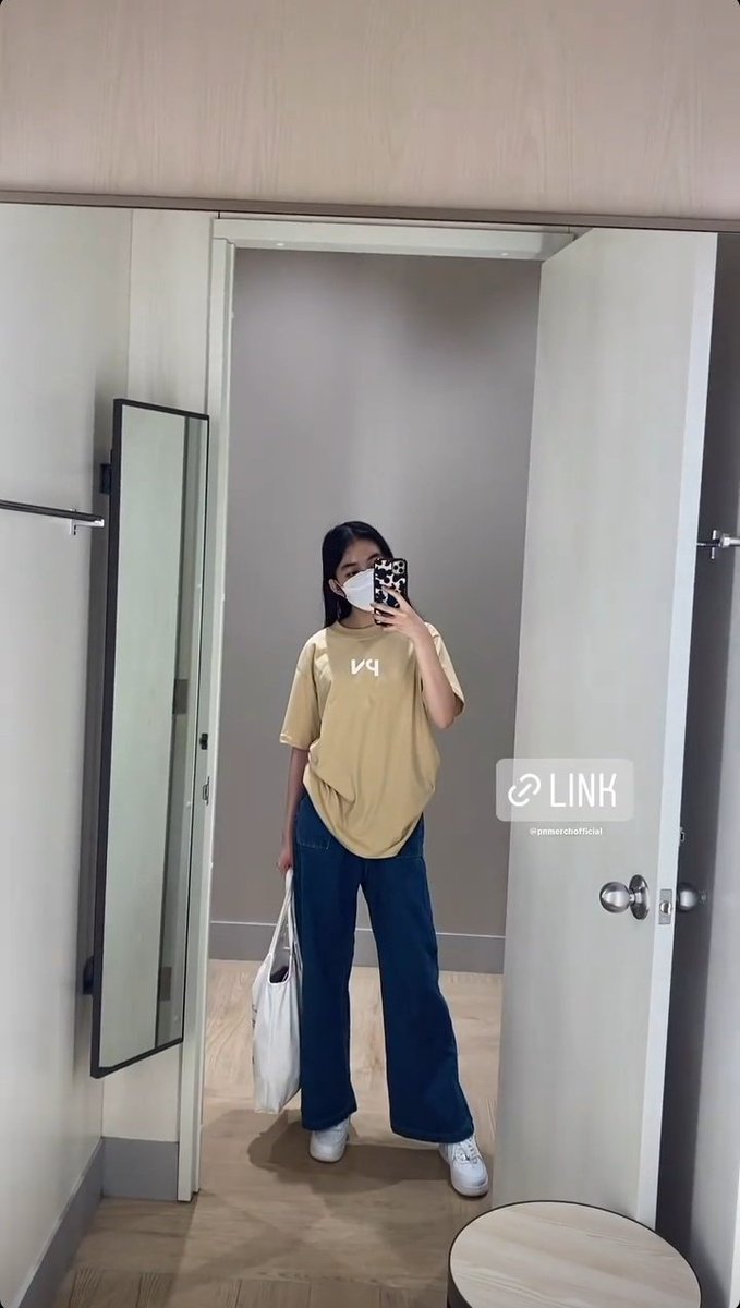 nicoledailypost's tweet photo. https://t.co/nHcIJwizc5
