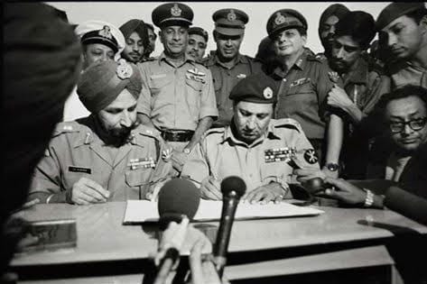 And sometimes, a picture is worth more than 93000 words.

#VijayDiwas

Salute to all #IndianArmedForces Bravehearts who ensured victory over Pakistan in #LiberationWar1971.

#SwarnimVijayVarsh
#AmritMahotsav