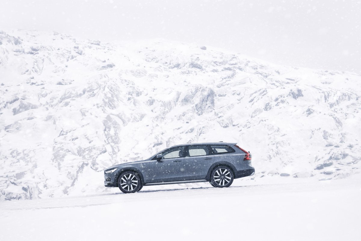 TMSMotorGroup's tweet photo. The Volvo V90 Cross Country: the getaway car. Start your adventure with the Volvo V90 B5 Cross Country Plus AWD Mild Hybrid Automatic from just £453 a month*. See more: https://t.co/FYh51gjmml
*T&Cs apply.
#TMSVolvo #TMSMotorGroup #ThinkVolvoThinkTMS #TMS #Volvo #VolvoV90 #V90 https://t.co/HN9uLVihJ3