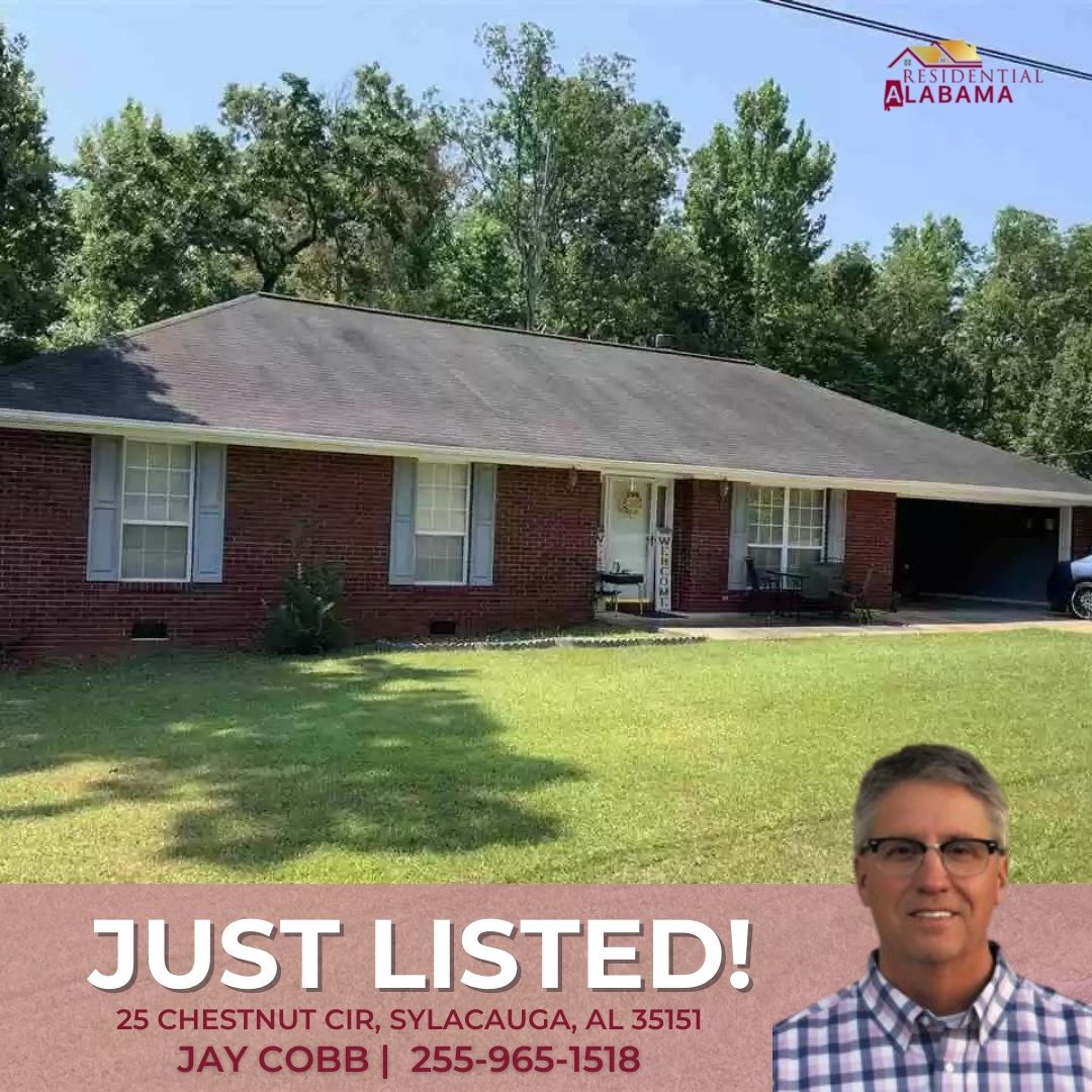 Residential_AL's tweet photo. MUST SEE! 

This 3 bedroom, 2 bath brick home is in an excellent location, convenient to Highway 280.

Ready to see more?
Call Jay Cobb
📱255-965-1518

#residentialalabama #jointhemovement #realestate #alabamarelator #buyinbirmingham f https://t.co/CdIGISKn3W