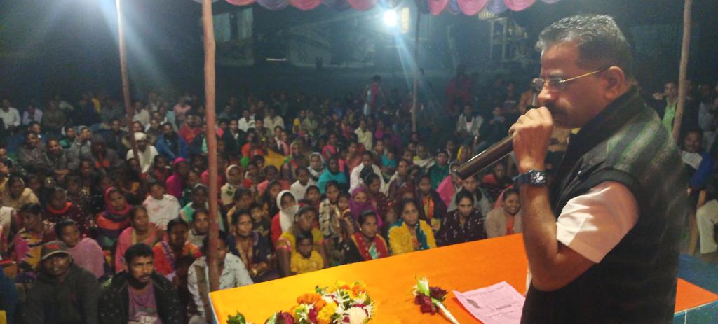 jitubhaiMLA's tweet photo. ભંડારકચ્છ ગામે આગામી દિવસોમાં યોજાનાર ગ્રામ પંચાયતની ચૂંટણીને અનુલક્ષીને જાહેર સભાને સંબોધન કર્યું.. https://t.co/OG1Ogtf5v5