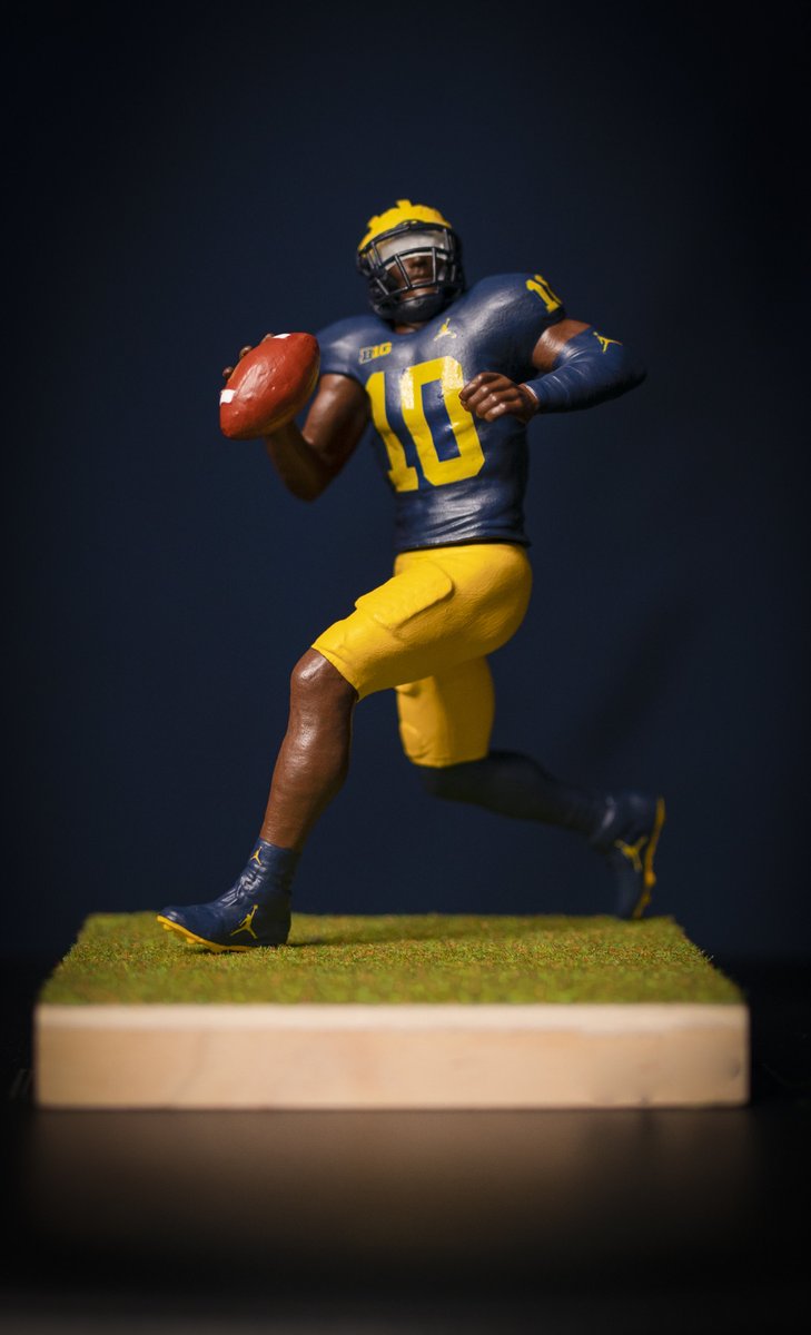 UMichFootball's tweet photo. The attention to detail.
#GoBlue // #SAYLE22 https://t.co/vln3iXNToH