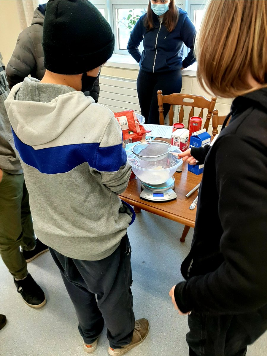 BremoreNurture's tweet photo. Baking Brownies @BremoreNurture @BremoreEducate #Numeracy #Literacy #Communicating #Workingwithothers #Juniorcyclekeyskills @nurtureuktweets https://t.co/BdnItZIWup