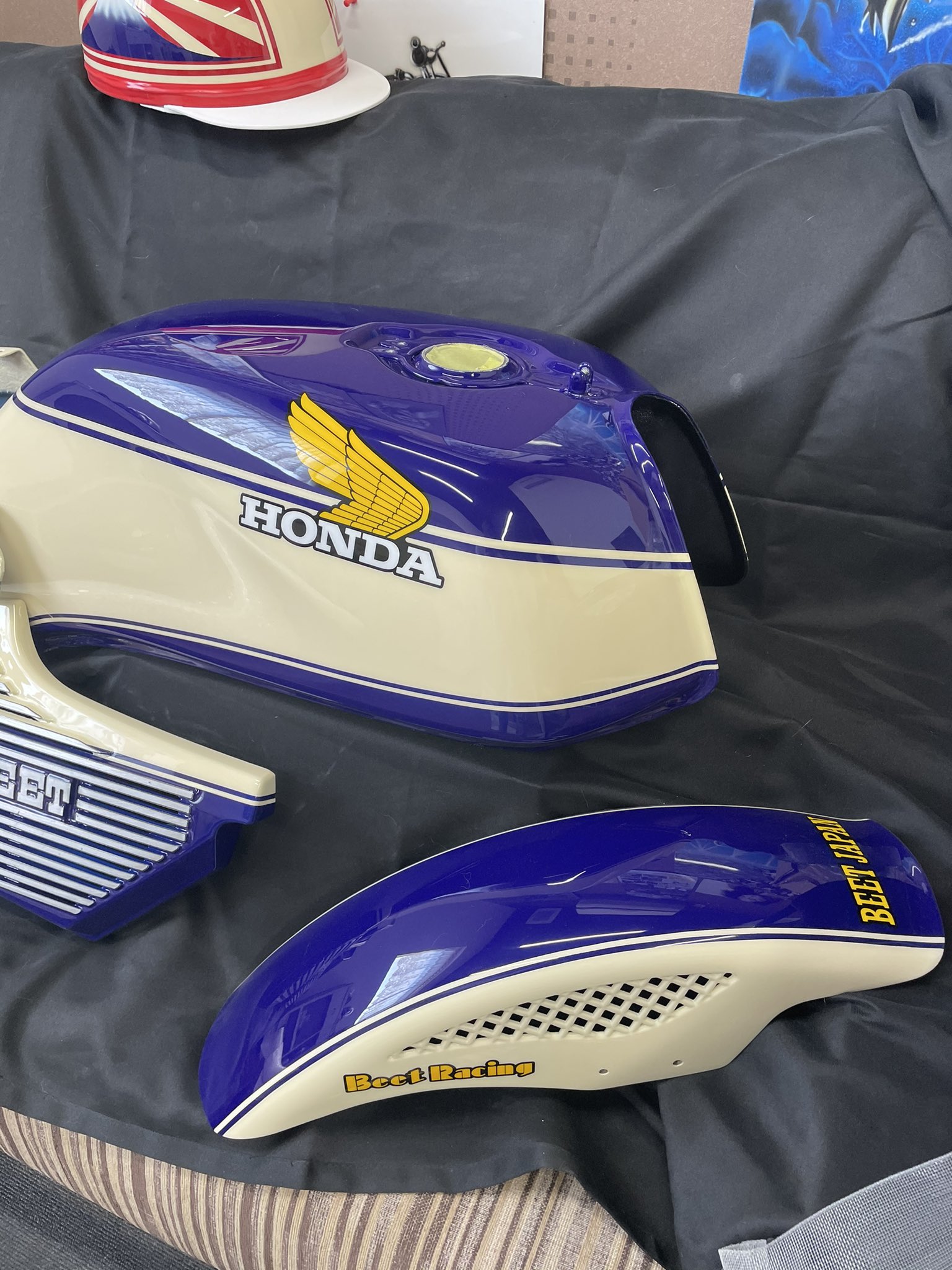 ビ*ト様 HONDA ホークIII　CB250N CB400N 中部限定カラー 楽天市場】プラモデルCB400Dスーパーホーク3中部限定カラーR1/12