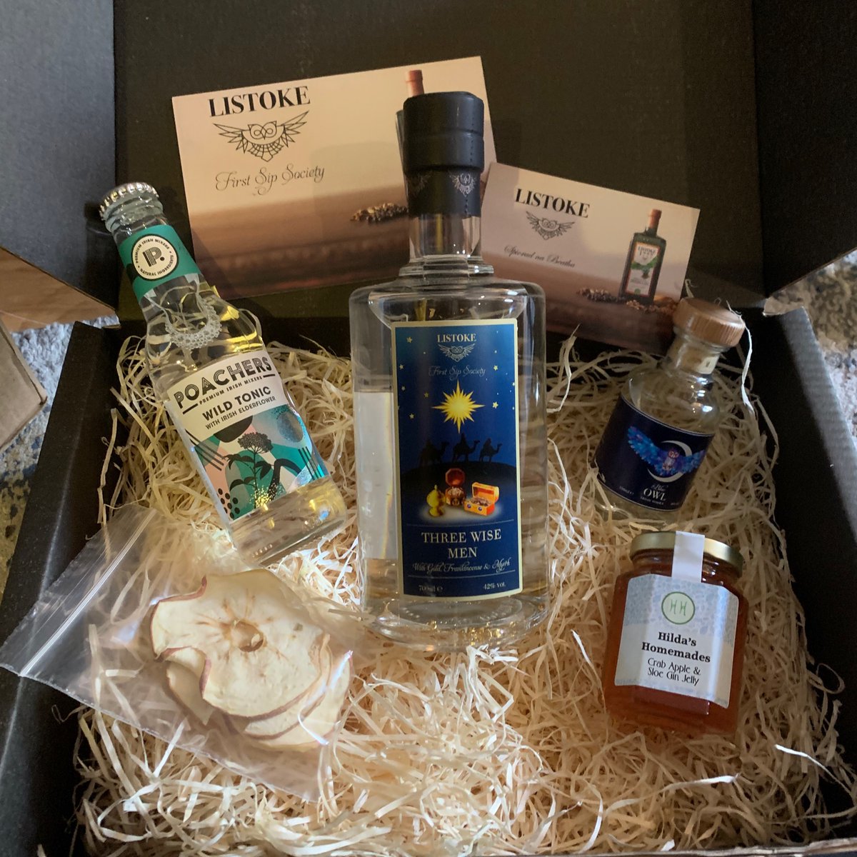 Spacebar777's tweet photo. ALWAYS excited to receive my #FirstSipSociety box from @listokedistill!!!
This box contains a sample of the #BlueOWLVodka. If it is as good as the #OWLWhiskey then I’m in for a treat! https://t.co/p6GlClt2Bv