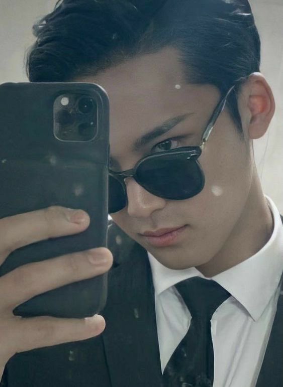 XMGHAOX's tweet photo. i'm a big girl i can handle myself, but if i get lonely imma need your help

#CSD #CaratSelcaDay #세븐틴  #MINGYU #민규  #SEVENTEEN  @pledis_17 https://t.co/n48ytP84qN